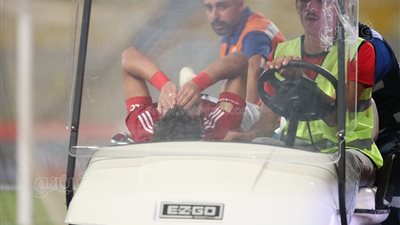 طبيب منتخب مصر يطمئن على إصابة إمام عاشور 