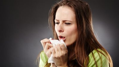 أفضل طرق لعلاج السعال بأنواعه المختلفة في المنزل