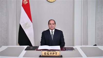 مدير الصحة العالمية يسلم السيسي شهادة خلو مصر من فيروس سي.. عبد الغفار: مصر أول دولة في العالم تحصل على الشهادة الذهبية.. وادهانوم: يوم عظيم لمصر والمنظمة