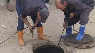 تطهير صفايات الأمطار ومطابق الصرف الصحى بالبحيرة استعدادا للشتاء (صور)