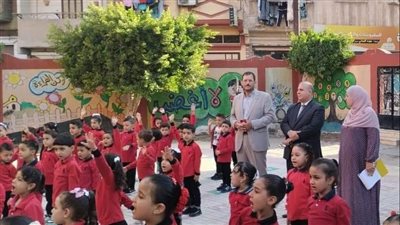 وكيل تعليم دمياط يتفقد سير العملية التعليمية بمدرسة كفر البطيخ الابتدائية الحديثة