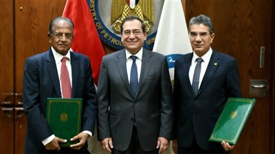 الملا يشهد توقيع مذكرة تفاهم بين المتحدة لمشتقات الغاز وتي سي اى سنمار الهندية للكيماويات