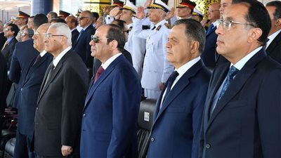  السيسي يشهد عروضا للقوة البدنية والدفاع عن النفس لطلاب كلية الشرطة 