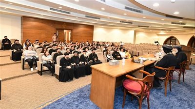 البابا تواضروس يستقبل كهنة مدينة السلام والحرفيين