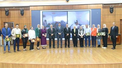 محافظ الدقهلية يكرم الفرق الطبية ومتطوعي التضامن المشاركين في قافلة لسيناء 