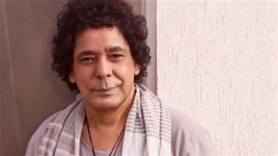 افتح زرار قميصي، حكاية أغنية فتحت طريق الشهرة أمام محمد منير