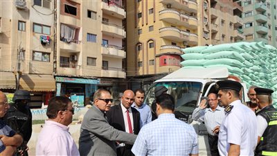 محافظ كفر الشيخ يتفقد الأسواق ومنافذ بيع السلع لضبط الأسعار (صور)