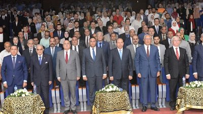 محافظ الدقهلية ورئيس جامعة المنصورة يشهدان احتفال ذكرى انتصارات أكتوبر