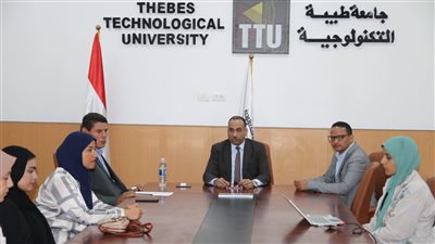 رئيس جامعة طيبة التكنولوجية يناقش مستجدات التحويل لنظام الساعات المعتمدة