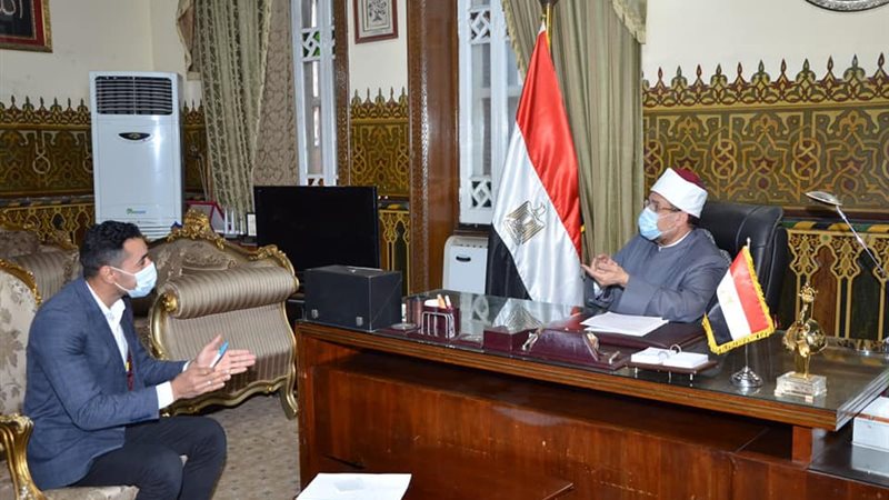 محرر فيتو مع وزير