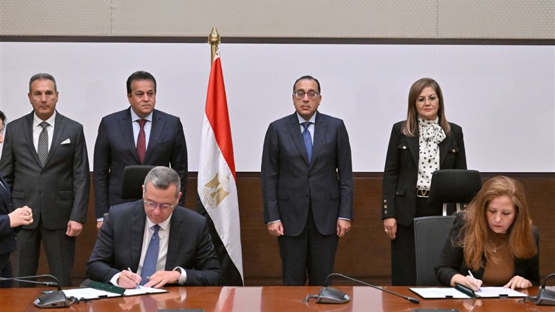 جانب من توقيع الاتفاقية،