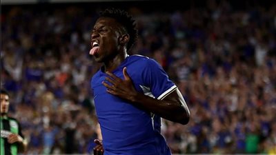 تشيلسي يتقدم بهدف على إيفرتون في الشوط الأول