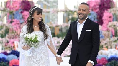 نصائح رواد السوشيال ميديا لزوجة تامر عاشور: خلي بالك منه عشان مينكدش علينا