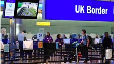 عن طريق الخطأ، 1000 مسافر دخلوا المملكة المتحدة بدون جوازات