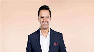 عمرو خليل يقدم 