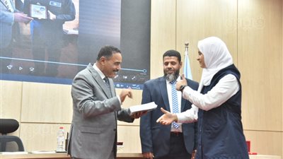  محافظ مطروح يشهد احتفالية يوم لغة الإشارة بمطروح (صور)