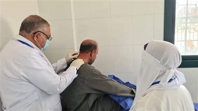 الكشف على 1059 مواطنًا خلال قافلة طبية بقرية الهدى والتقوى بالبحيرة (صور)