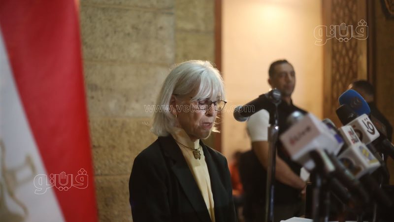 السفيرة الأمريكية