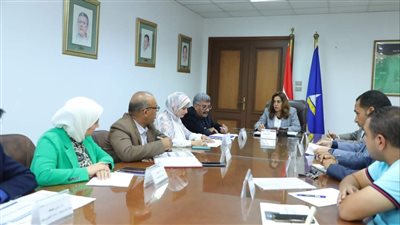 محافظ دمياط ترأس اجتماعًا لمتابعة تطورات الموقف النهائى بمشروع تطوير المناطق غير المخططة 