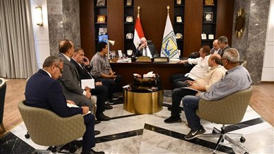 محافظ جنوب سيناء يبحث استعدادات إقامة مهرجان الهجن والتراث