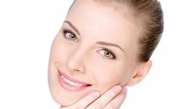 تونر طبيعي يمنع تأكيد البشرة ويعالج مشاكلها