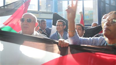 نقيب الصحفيين في رسالة للشعب الفلسطيني: المقاومة حق ونحن معكم للدفاع عن مطالبكم المشروعة (صور) 