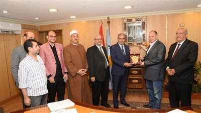 محافظ أسيوط يلتقي أعضاء المنظمة العالمية لخريجي الأزهر