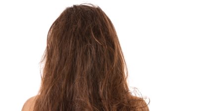 وصفة طبيعية لتقوية الشعر وتنعيمه وعلاج مشاكله