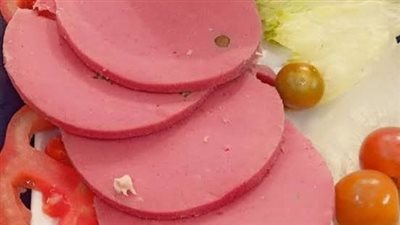 طريقة عمل اللانشون فى البيت، بدون لحم ومذاق لا يقاوم مثل الجاهز