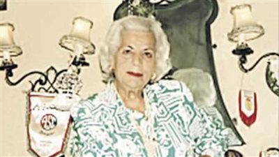  لور دكاش، مطربة لبنانية ترعرعت على أغاني أم كلثوم ومنيرة المهدية و