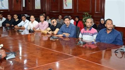 محافظ الأقصر يلتقي بالمهندسين المعينين الجدد