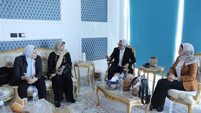 نائب محافظ الوادي الجديد تستقبل نظيرتها بالقليوبية لبحث التعاون في إنتاج الحرير الطبيعي