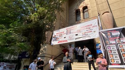 إقبال متوسط من الأطباء على اللجان الانتخابية لاختيار النقيب (صور) 