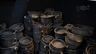 الأواني الفخارية، ركن خاص بالأواني الفخارية المعدة للأكل والشرب في معرض تراثنا، وأحد الحرفيين: محدش بقى مهتم بالصنعة دي (فيديو)