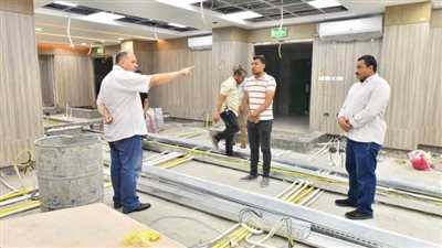 محافظ أسيوط يتفقد إنشاء مركز السيطرة الموحد للطوارئ والسلامة 