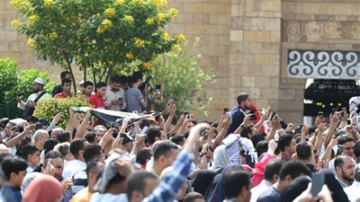أمام جامع الأزهر، تظاهر آلاف المواطنين دعما لفلسطين (فيديو وصور)
