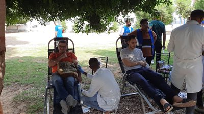إقبال على حملات التبرع بالدم لصالح الشعب الفلسطيني في الإسماعيلية (فيديو وصور) 
