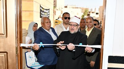وزير الأوقاف ومحافظ الوادي الجديد يفتتحان مسجدين ودار مناسبات