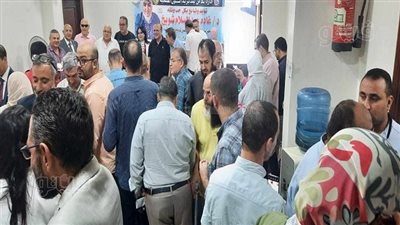 10 صور ترصد تزاحم الأطباء للمشاركة في انتخابات النقابة بالشرقية (صور)