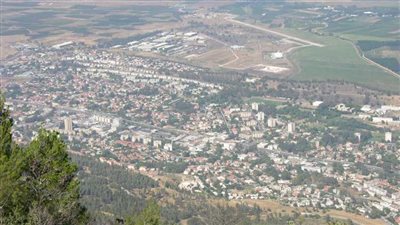 إعلام عبري: مستوطنة إسرائيلية قرب لبنان تطالب سكانها بإخلاء منازلهم