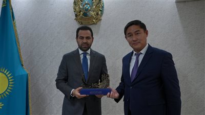  وزير العدل الكازاخي يشيد بجهود مجلس حكماء المسلمين برئاسة شيخ الأزهر في تعزيز السلم 