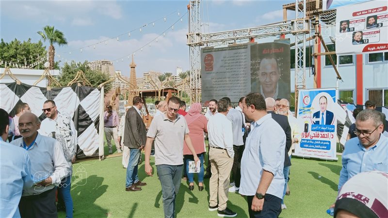 توافد الناخبين على