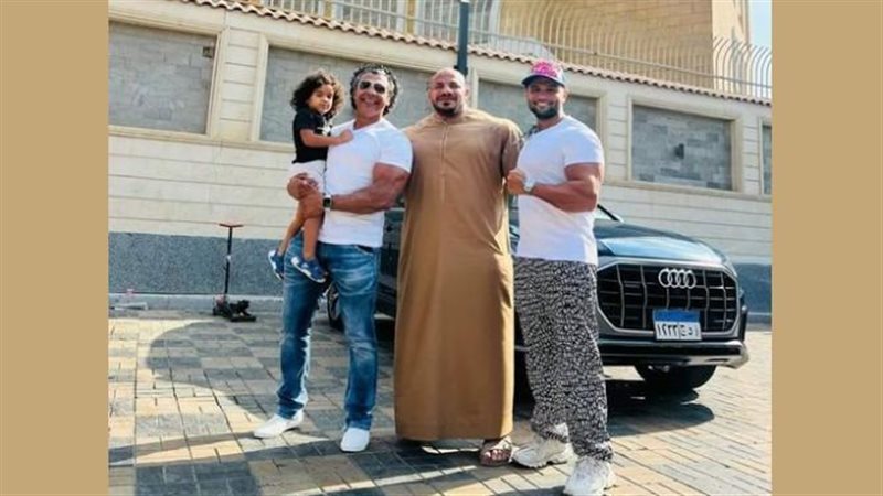 بيج رامي أمام سفارة