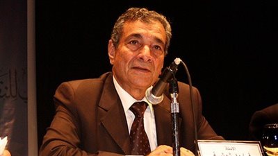 فاروق شوشة، عندليب اللغة الذي هاجم المتسلقين من المثقفين، وهذا رد فعل عبد الناصر على برنامجه 