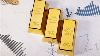 خبير يوضح العوامل المؤثرة على سعر الذهب بعد ارتفاعه بالأسواق