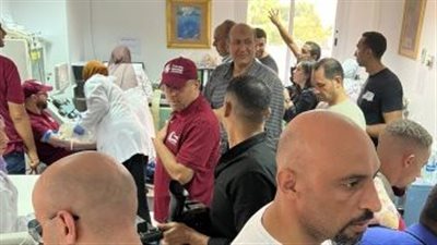 إقبال مواطني الجيزة للتبرع بالدم لشعب فلسطين (صور)