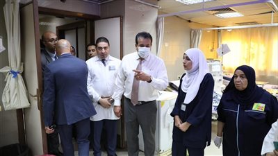 وزير الصحة يتفقد مستشفى صيدناوي للتأمين الصحي بوسط القاهرة