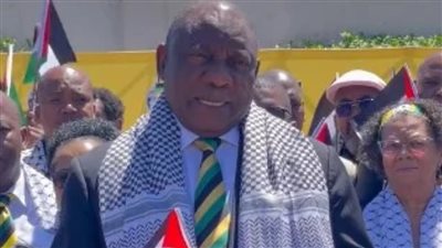 رئيس جنوب إفريقيا يتضامن مع الفلسطينيين ويصف إسرائيل بالمحتل المخادع العنصري (فيديو)