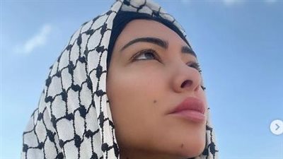 ميرهان حسين بالشال الفلسطيني: عيوننا إليك ترحل كل يوم