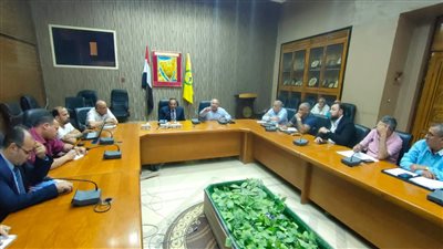 النقل تقرر زيادة التعويضات لأهالى حى الميناء بالعريش.. وكامل الوزير ينقل رسالة خاصة من الرئيس السيسي لأهالي المدينة 